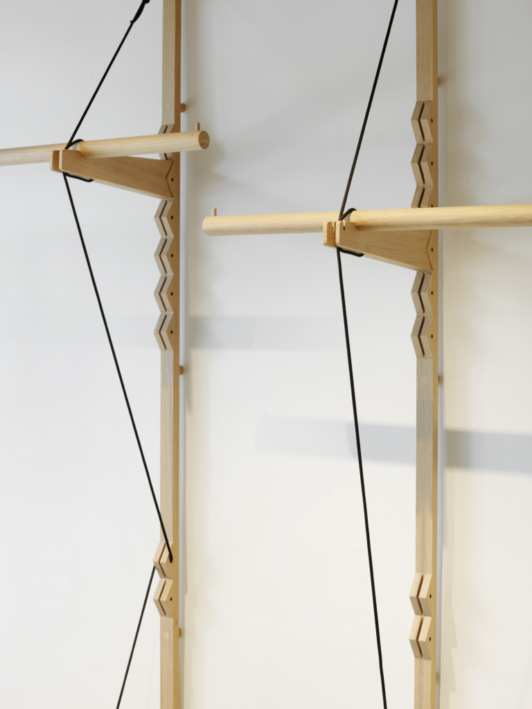 APC-BATIGNOLLES-RETAIL-LAURENT-DEROO-ARCHITECTE-HANGER-WOOD-SHELF-PORTANT-BOIS-ETAGERE