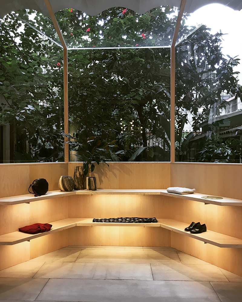 MASSCOB-BARCELONE-RETAIL-LAURENT-DEROO-ARCHITECTE-SERRE-JARDIN-D'HIVER-BOUTIQUE MASSCOB-BARCELONE-RETAIL-LAURENT-DEROO-ARCHITECTE-GREENHOUSE-INTERIOR-WINTER-GARDEN-SHOP